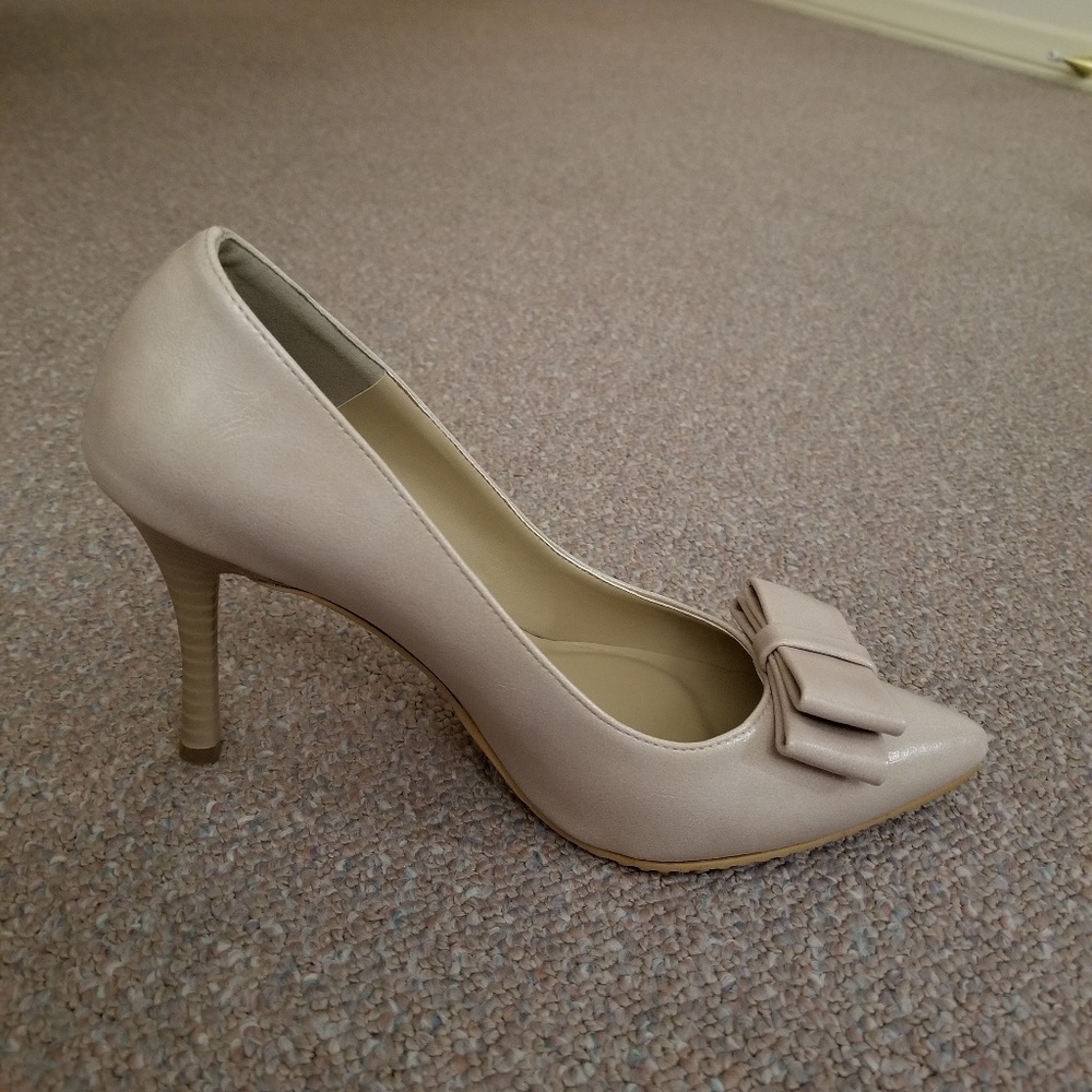 High Heels - Picture 3 of 5